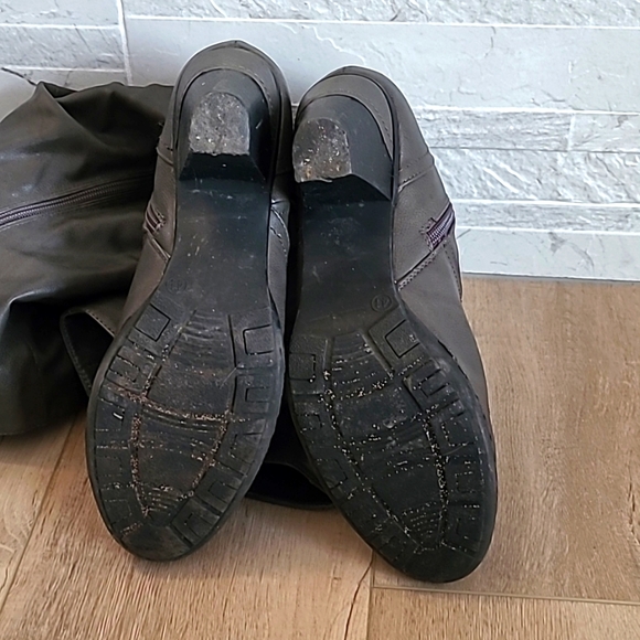 Women's size 11 grey leather knee high boots - Picture 4 of 4